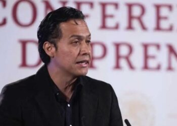 Marx Arriaga denuncia privatización educativa y convoca a una rebelión desde la SEP