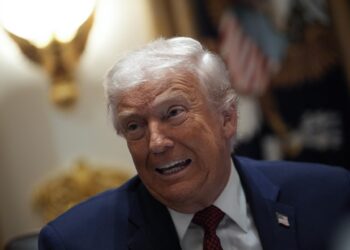 Trump ve cercano un acuerdo de paz tras reunirse con Zelenski en Florida