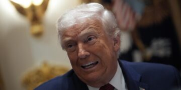 Trump ve cercano un acuerdo de paz tras reunirse con Zelenski en Florida