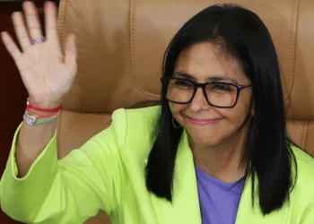 Estados Unidos y Venezuela estrechan diálogo: Delcy Rodríguez se reúne con el director de la CIA en Caracas