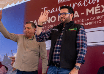 Hace historia Ricardo Moreno al inaugurar el “Camino de la Amistad”, junto con el alcalde de Almoloya de Juárez, Adolfo Solís