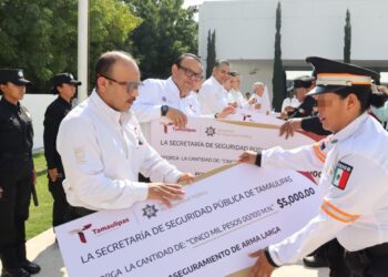 Entrega SSPT incentivos económicos mensuales por aseguramiento de armas