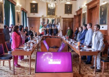 Abre Ricardo Moreno la puerta al emprendimiento: Toluca dará estímulos fiscales a egresados de la EMET