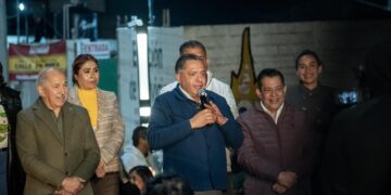 Transforma Ricardo Moreno la avenida Alpinismo con la instalación de 237 nuevas luminarias