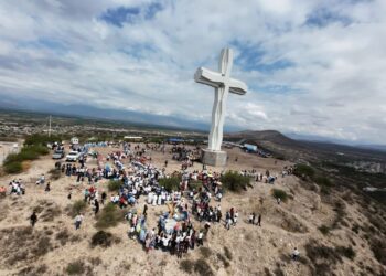 En marcha segunda etapa de la Virgen de la Misericordia y la Cruz de la Esperanza
