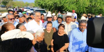 Reconocen ejidatarios de Llera respaldo de Américo ante problemática con empresa eólica