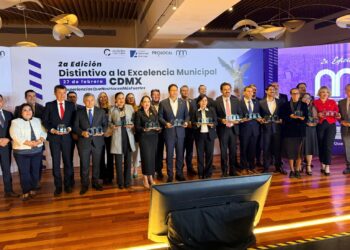 Gana Ricardo Moreno galardón por “Toluca se pone guapa” y reafirma su liderazgo