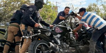 Golpe a robo de motos en Toluca, aseguran 32 unidades y desmantelan presunto taller para desarme