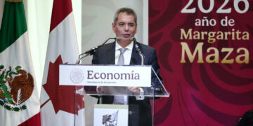 Hacienda pide calma y prevé impacto limitado en México por guerra en Irán