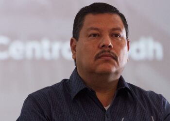 EU acusa a activista que denunció espionaje con Pegasus de vínculos con el narco