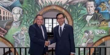 Trazan Ricardo Moreno y embajador de Indonesia ruta de cooperación cultural, educativa y comercial