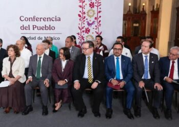 Sheinbaum abre debate energético: presenta comité para evaluar el fracking en México