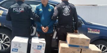 Detienen a hombre por presunto robo de insumos médicos en Toluca