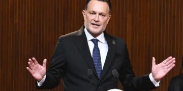 Mauricio Kuri respalda a Maru Campos ante amenazas de juicio político