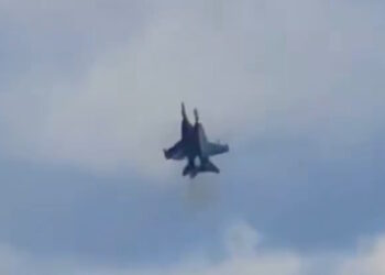 Dos aviones de combate chocan durante espectáculo aéreo en Idaho
