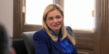 Maru Campos comparece ante la FGR en CDMX y acusa persecución política