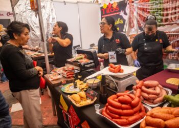 Desata euforia de los papás toluqueños el Chorizo Fest 2026 y disfrutan a todo lo que da del sabor tradicional y la música en vivo