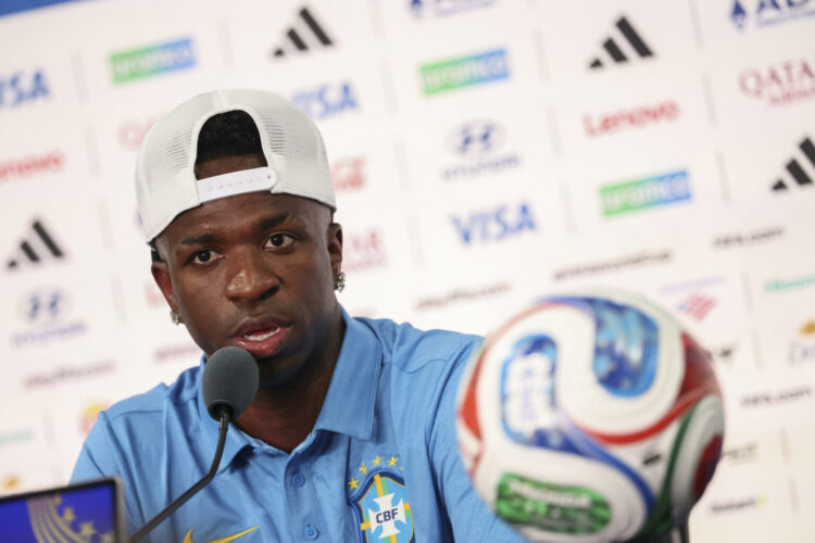 Vinicius Jr en una rueda de prensa en New Jersey (EE.UU.). Brasil enfrentará a Marruecos en el grupo C del Mundial 2026. EFE/SEBASTIÃO MOREIRA