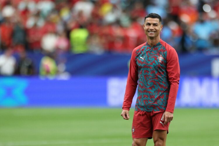 Houston (United States), 17/06/2026.- Cristiano Ronaldo of Portugal warms up prior to the FIFA World Cup 2026 group stage match between Portugal and DR Congo, in Houston, Texas, USA, 17 June 2026. EFE/EPA/MIGUEL A. LOPES