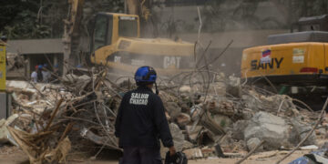 Aumenta a 235 la cifra de muertos por los terremotos en Venezuela