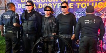 Detiene Policía de Toluca a tres hombres por robo de cable a vías del Tren Interurbano