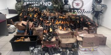 Aseguran Ejército y Guardia Nacional arsenal del Cártel del Pacífico en Sonora