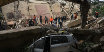 Aumenta Venezuela a 2 mil 954 la cifra de muertos por los terremotos