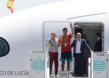 Recibe España un multitudinario homenaje tras conquistar el Mundial 2026