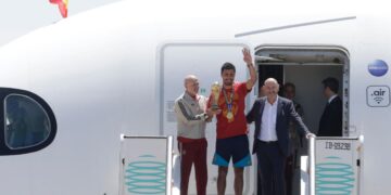 Recibe España un multitudinario homenaje tras conquistar el Mundial 2026