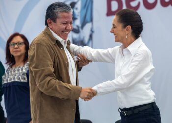 Anuncian Sheinbaum y Monreal ruta completa de becas para estudiantes en Zacatecas