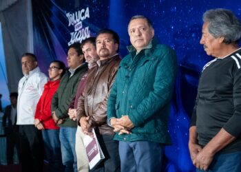 Rompe Ricardo Moreno años de rezago e ilumina las comunidades del norte de Toluca