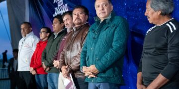 Rompe Ricardo Moreno años de rezago e ilumina las comunidades del norte de Toluca