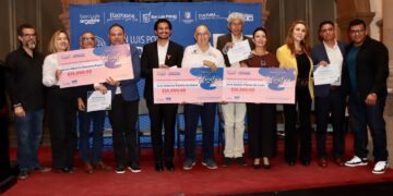 Entrega Enrique Galindo el Premio Municipal de Literatura 2026