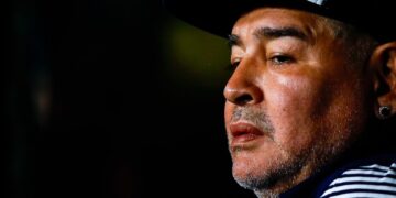 Declaran que médico de Maradona ignoró advertencias sobre su deterioro de salud