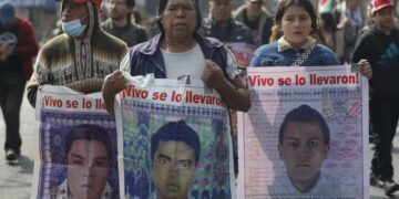 Anticipa Sheinbaum más detenciones por el caso Ayotzinapa y promete verdad y justicia
