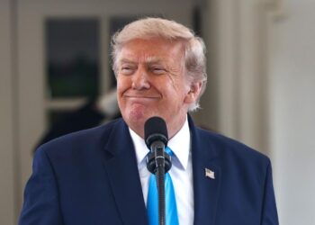 Afirma Trump que declarará el estrecho de Ormuz territorio de EE. UU.