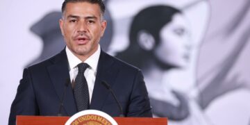 Envía Sheinbaum a García Harfuch a cumbre de la DEA en Argentina