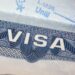 Advierte Embajada de EU que cancelará visas si existen razones