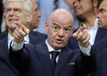 Prepara UEFA denuncia penal contra Infantino por gestión desleal