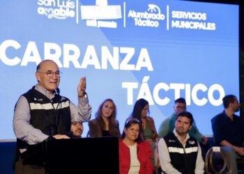 Enciende Enrique Galindo más de 11 mil luminarias en cinco años
