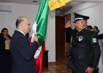 Encabeza Enrique Galindo Grito de Independencia y llama a defender las libertades