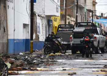 Detienen a presunto implicado en explosión de vehículo frente a comandancia de Ojocaliente