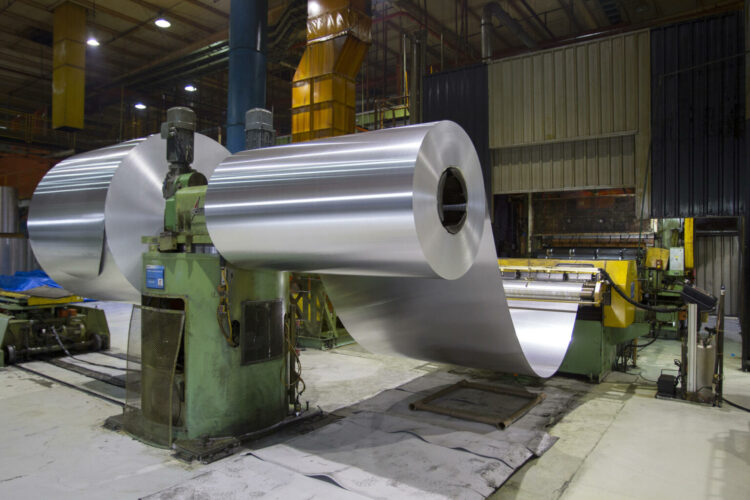 Fotografía de archivo en la que se registró el interior de una fábrica de aluminio reciclado en la ciudad de Pindamonhangaba (Brasil). EFE/Sebastião Moreira