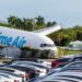 Choca avión de Amazon contra camioneta con siete pasajeros en Miami