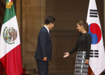 Recibe Sheinbaum a presidente de Corea del Sur en Palacio Nacional