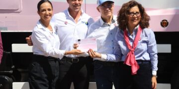 Enrique Galindo da banderazo a Campaña Rosa, por la detección del cáncer de mama