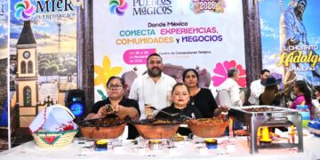 Convivencia familiar, recreación y gastronomía en stand de Turismo