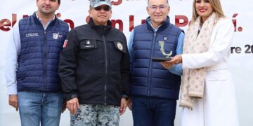 Enrique Galindo recibe Premio Alma 2026