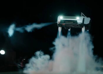 Revelan cuánto costará reservar el Tesla Roadster en México