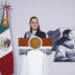 Instruye Sheinbaum renegociar aumento salarial para trabajadores del IMSS